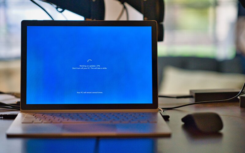 How to Shut Down Windows 10 Without Updating